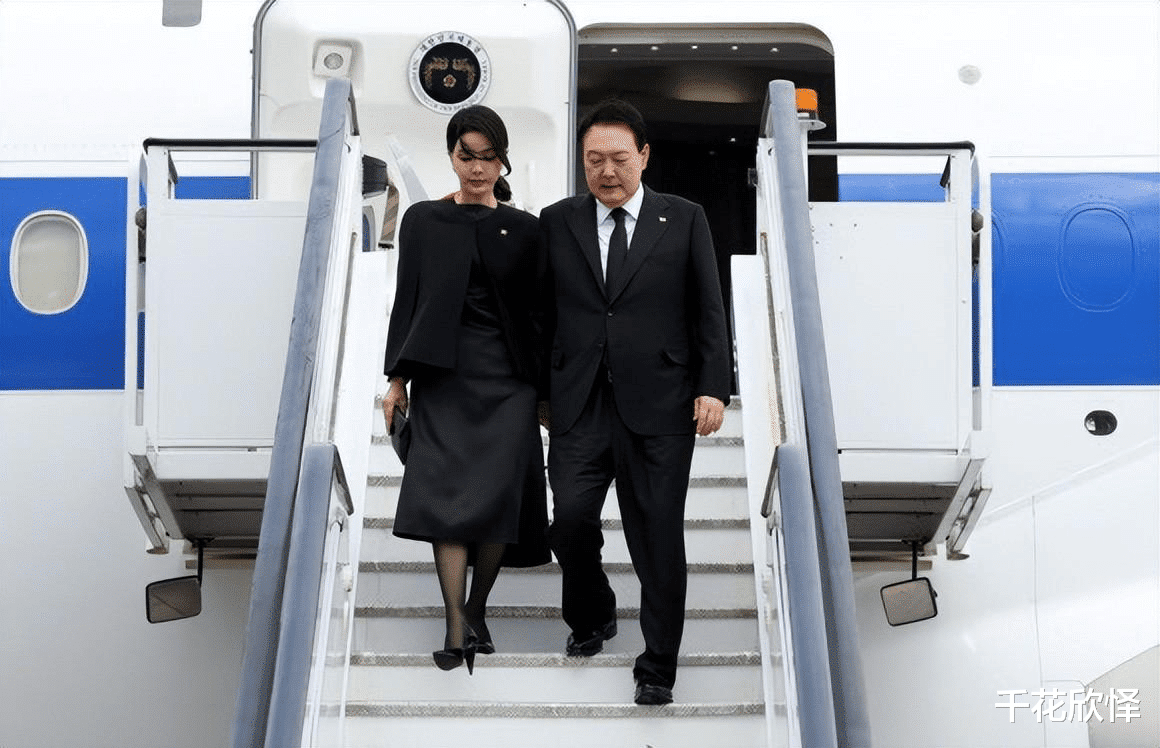 穿衣搭配 韩国第一夫人闪耀国外！穿高级韩服参加晚宴美成电影女主，太长脸