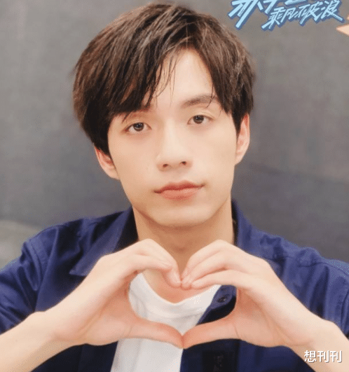 男团|浓妆男星抹去厚粉底,有人秒变路人,有人娘进骨,有人丑到不敢认