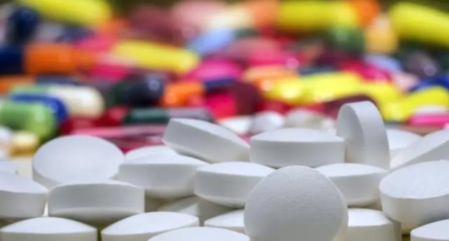 胆固醇|吃他汀类药物的朋友,若身体出现这3种情况,建议及时停药