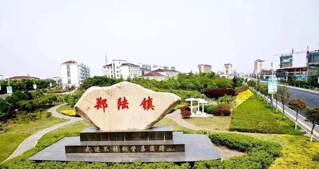 江苏:父亲开车送儿上学坠河身亡?真实身份披露,年龄与传言不符