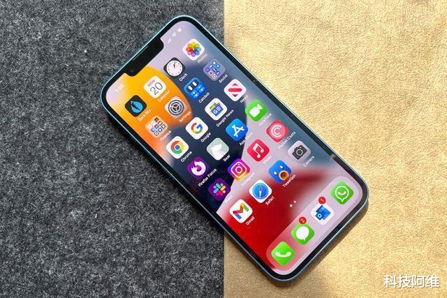 苹果手机最新售价确认，库克回馈中国果粉，iPhone13系列重回低价