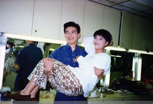 谢广坤|57岁胡渭康自曝兼职送外卖，曾是小虎队成员，称不想和其他人比