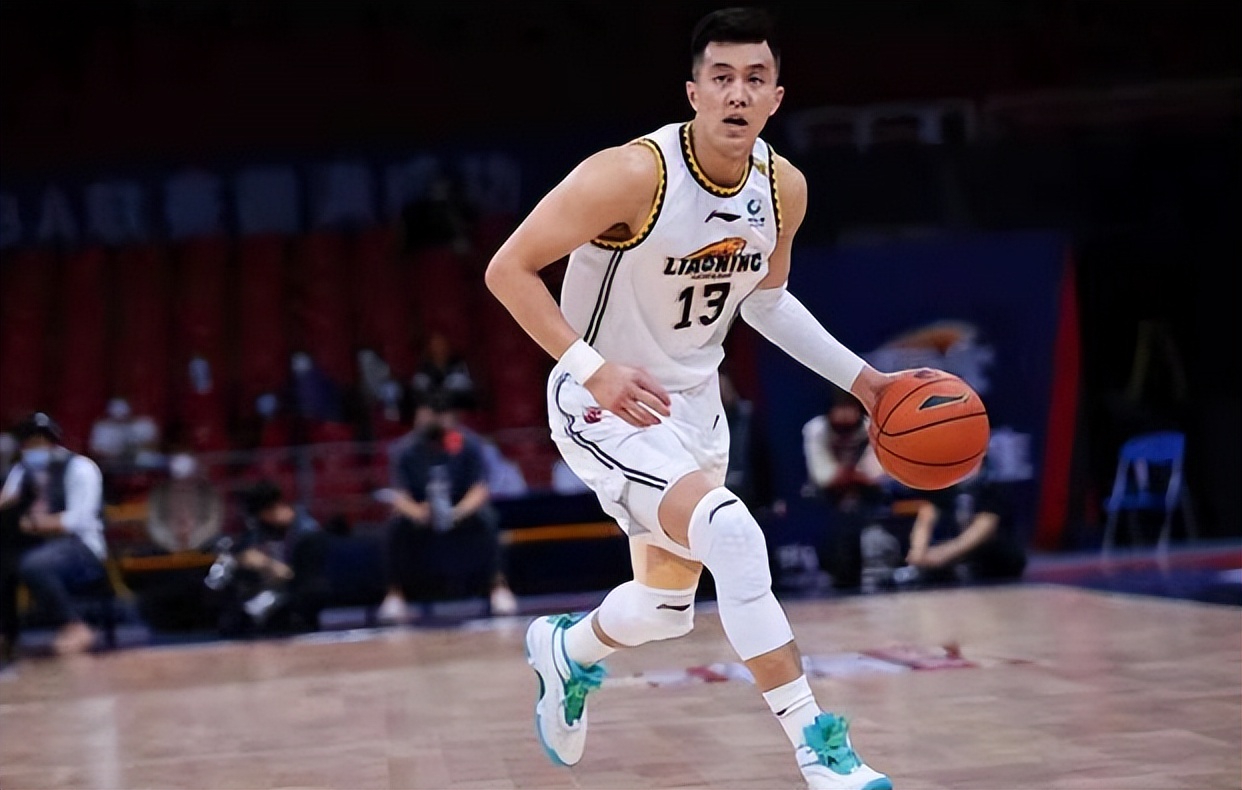 辽宁男篮|辽篮酝酿交易，郭艾伦转会=交换周琦，新疆满足，杨鸣重用高诗岩