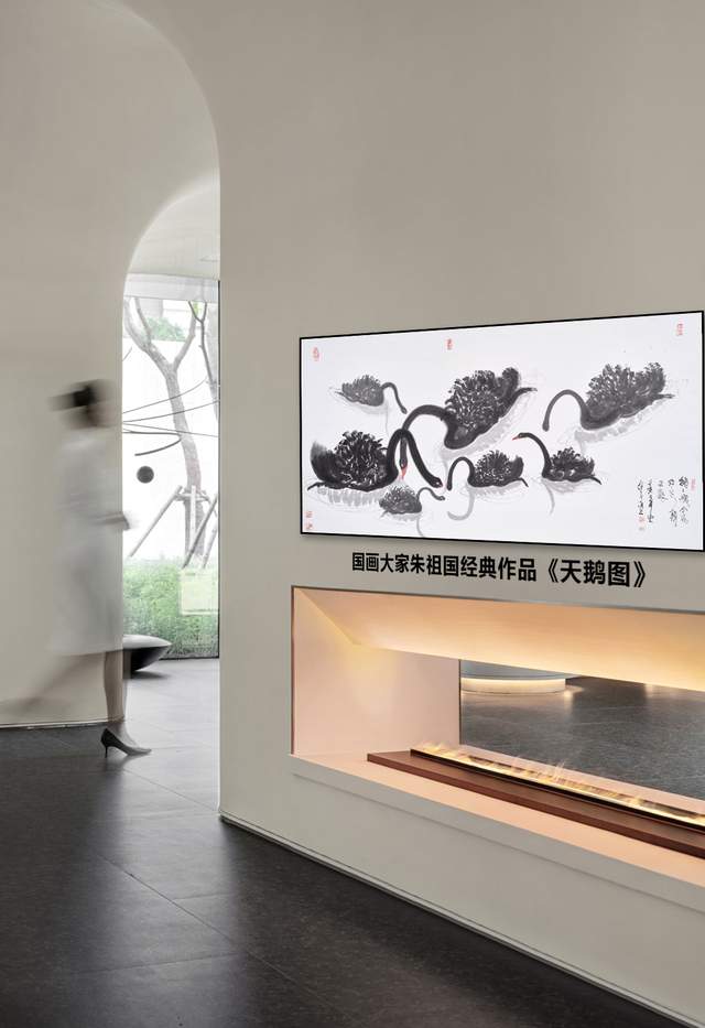 蜜蜡|朱祖国巨幅《神鹰护主图》脱颖而出，成为极具收藏价值的国画家