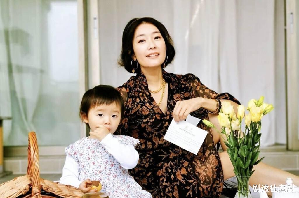 张燊悦|香港知名女星长女患脑膜炎危殆!在医院昏迷十天,嫁入豪门生四女