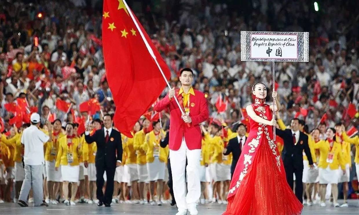 张艺谋|北京奥运会的失误让张艺谋遗憾终生,大喊:孩子抱到姚明的身边去