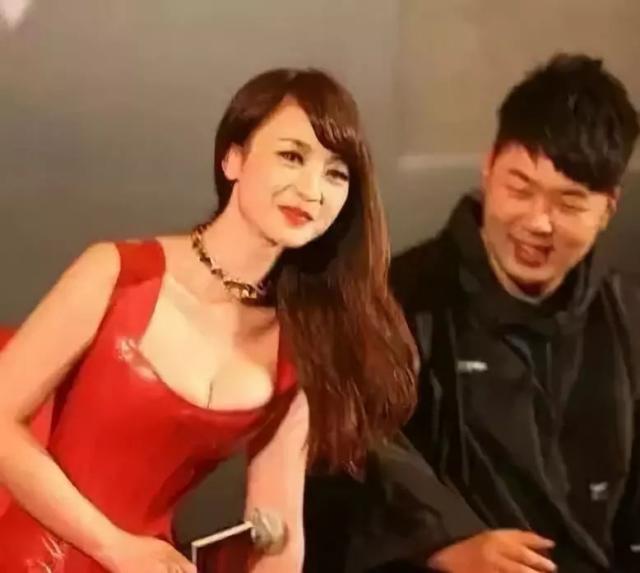 柳岩|性感女神柳岩被“封杀”的背后，让你细思极恐