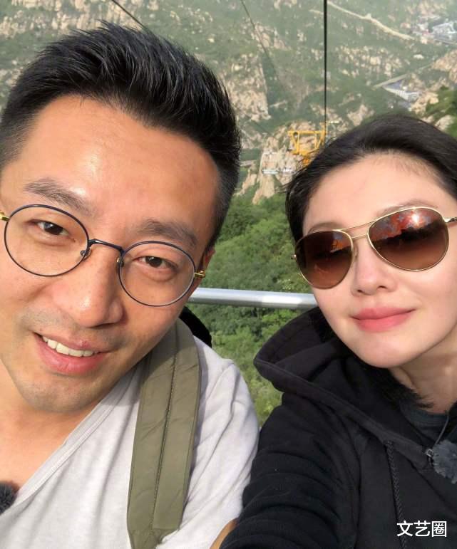 肖战|大S颜值惊艳，接受采访莫名撞脸鞠婧祎，网友感叹：一模一样