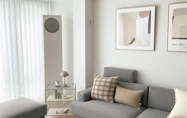 89㎡新房装修没有父母的参与,坚持灰白系搭配,把极简风发挥极致