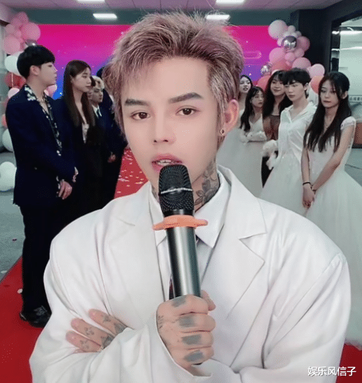 殷世航|殷世航公开新女友,长相神似何婧婧,网友:身高才是亮点