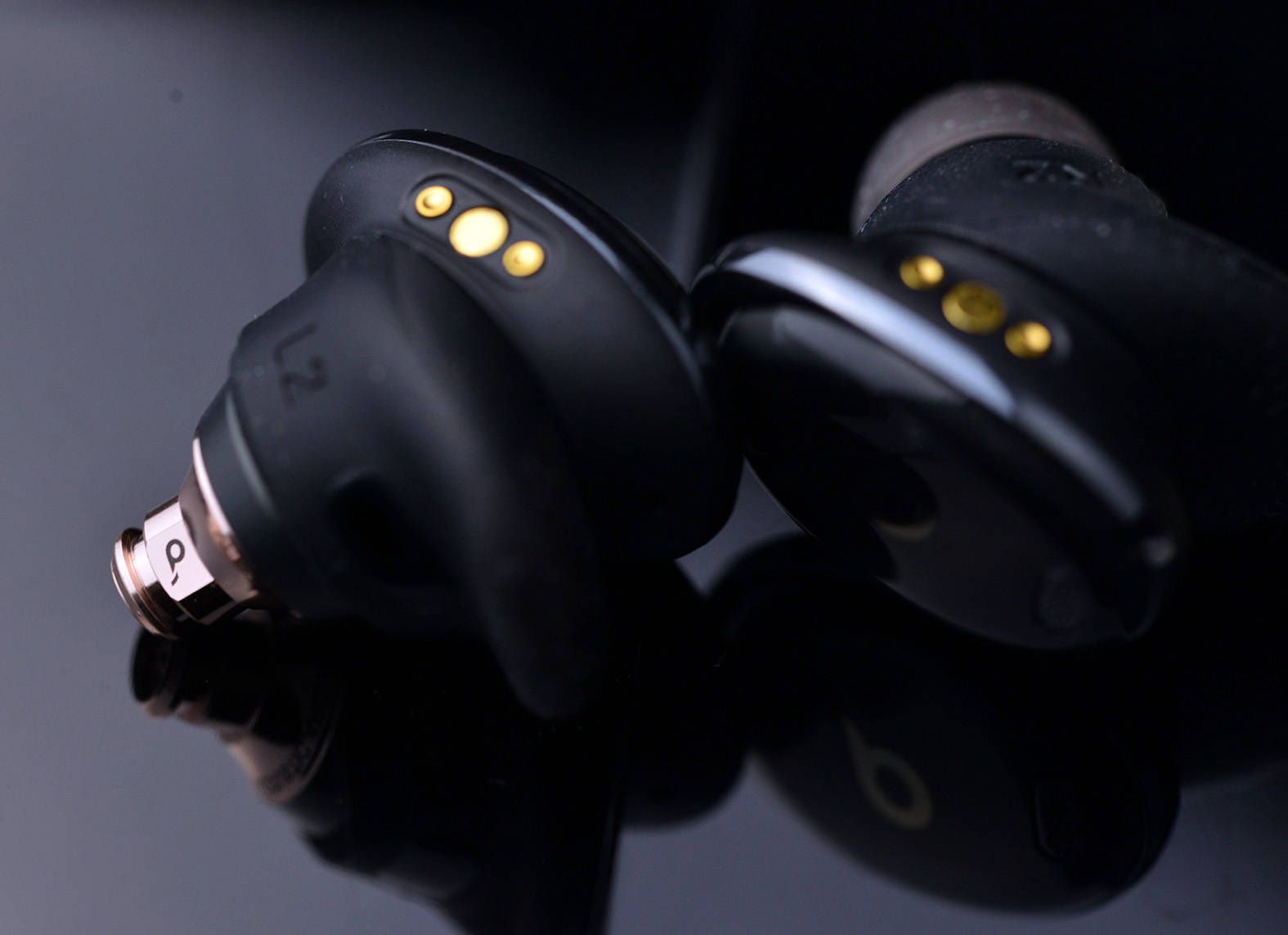 AirPods|对音质有要求预算又不高怎么办？不如试试这款，远超AirPods Pro