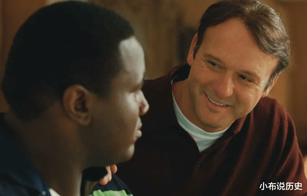 弱点|《弱点》,这部电影,平静、客观地讲述了一个人的“机遇”经历