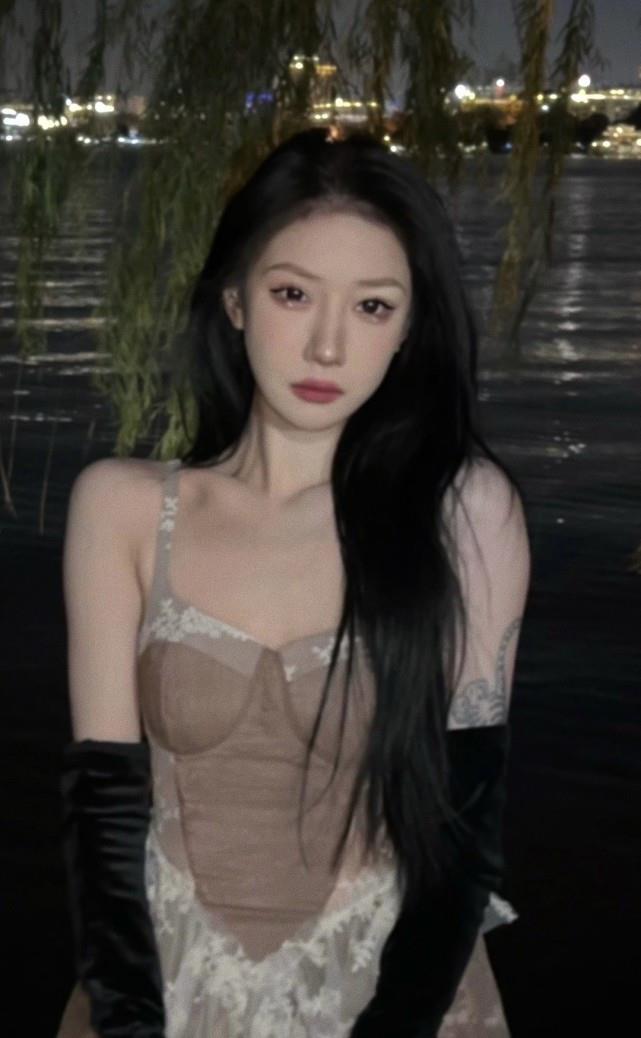 |网红真有钱！薛小婉晒生日红包约20万，凡尔赛：人情世故，要还的