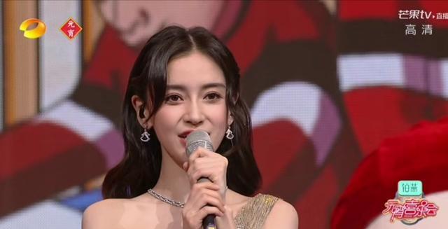 张小斐|元宵晚会:baby状态憔悴能量低,张小斐唱功惊人,金晨排骨胸抢镜