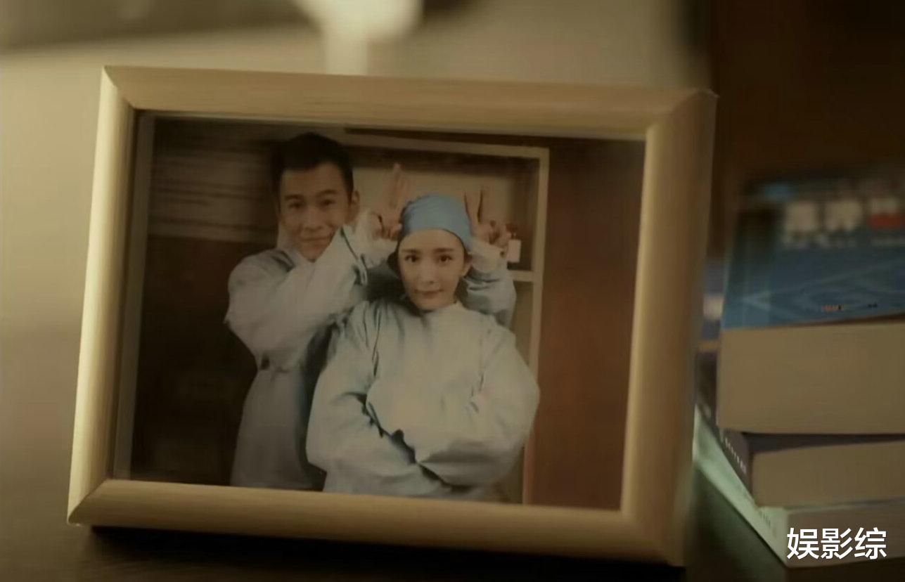 乔振宇|乔振宇白月光形象崩塌，剧中绅士儒雅，剧外举止不文明