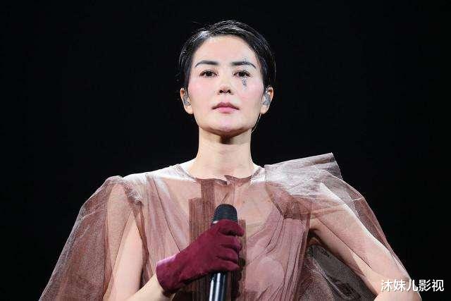 王菲|王菲为女儿治嘴,花费几百万,嘴唇好了但人却“变了”