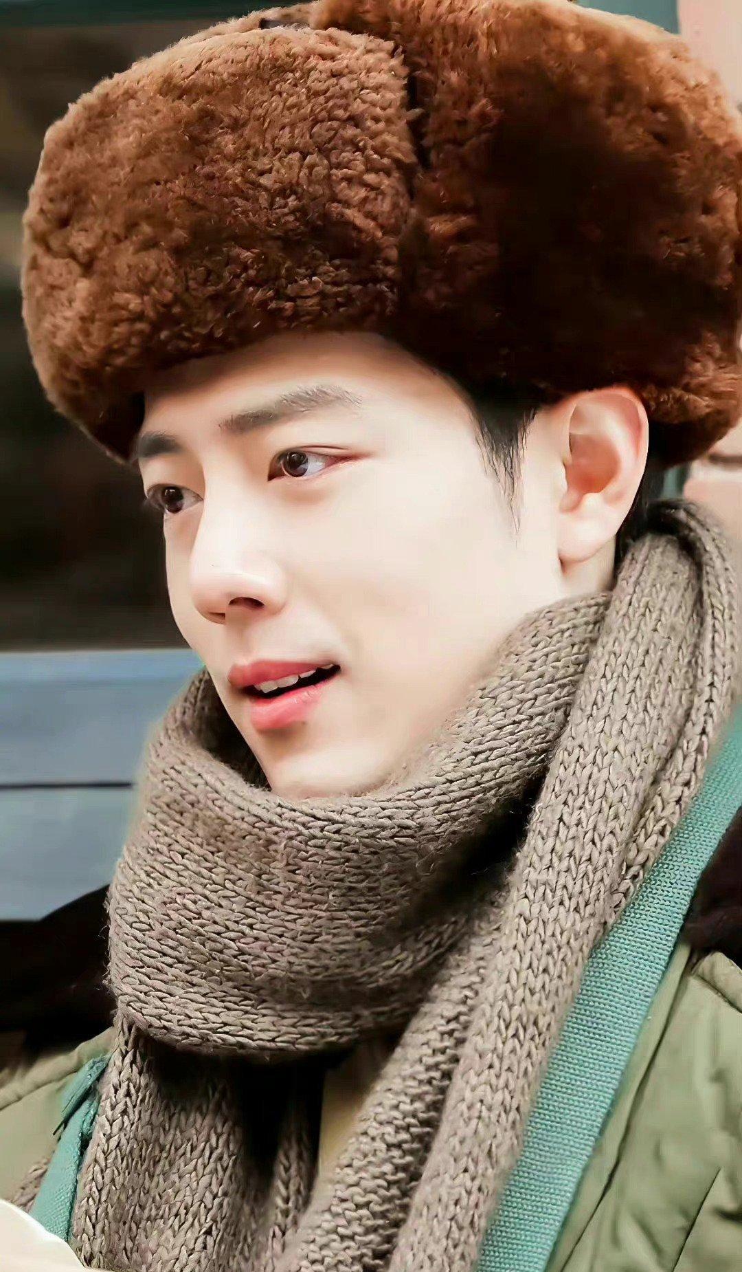 肖战|《玉骨遥》剧照时影“美人尖”抢眼，肖战成为粉丝的“缪斯”！