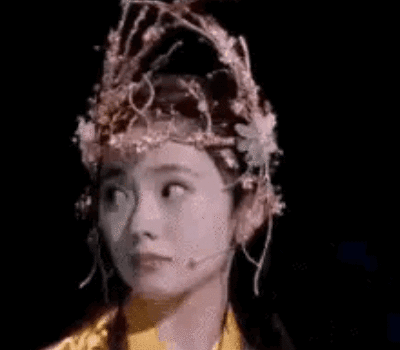 姚安娜|她被誉为娱乐圈最强资源咖，但出道即遭全网群嘲，结果网友被打脸