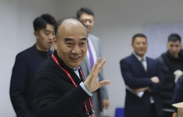 季后赛|正式官宣！CBA明星后卫重返老东家 带队冲击季后赛