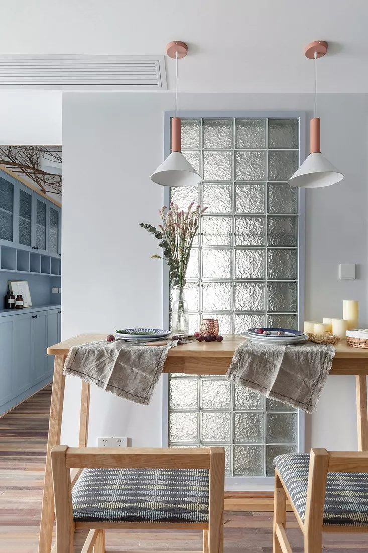 72㎡北欧混搭风,结合灰蓝色与木质的自然元素,营造舒适惬意的居住环境