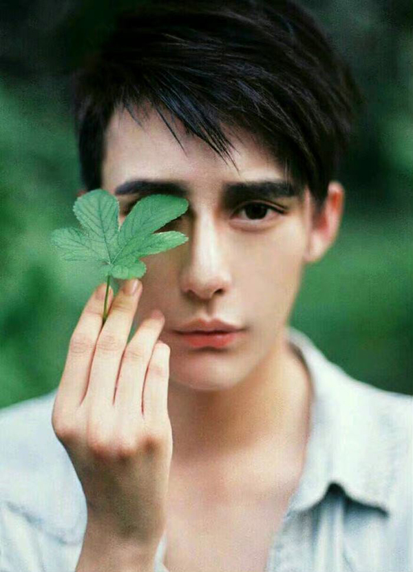 整容|香蜜扑哧君大方承认整容,越来越帅气,网友:真的是同一个人?