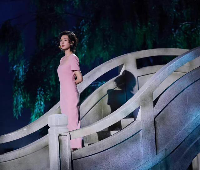 央视|中秋晚会收视出炉:周冬雨王一博合唱创整晚峰值,央视断崖式第一