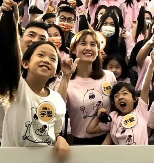 刘畊宏|刘畊宏大儿子“长发及腰”的背后，竟隐藏着这样一个正能量的故事