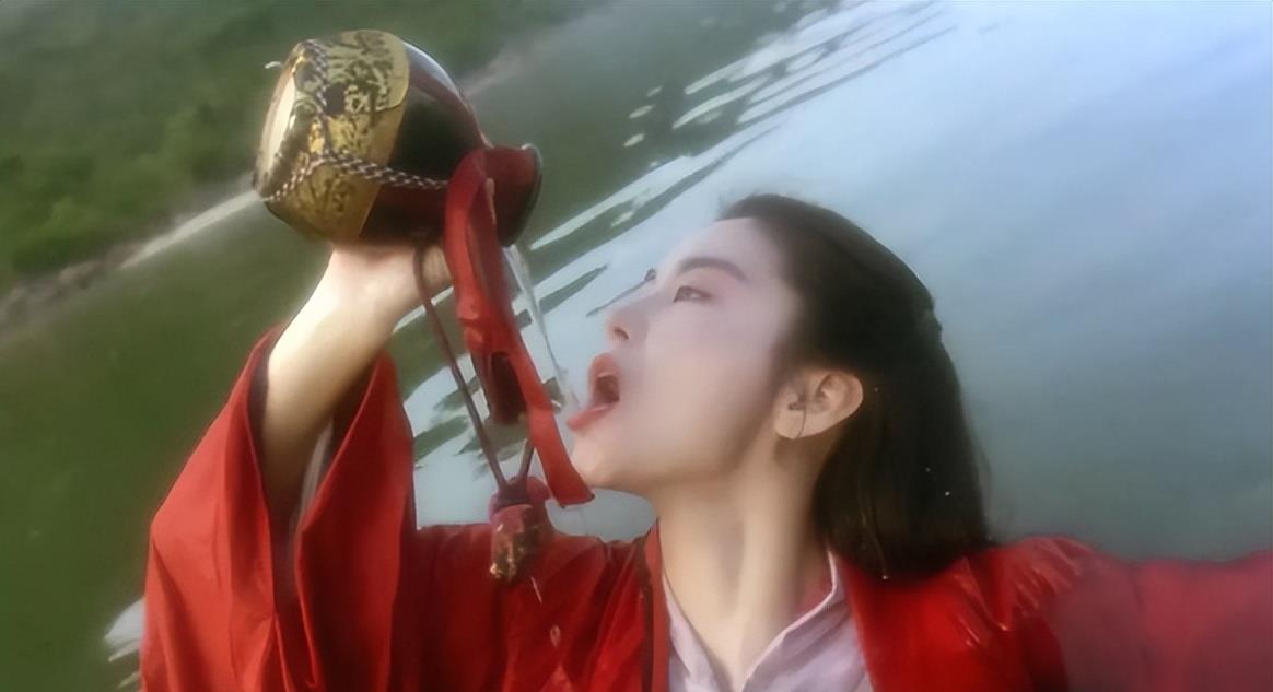 张敏 23岁张敏遇上24岁周慧敏,这10位女星的20几岁,美得不可一世