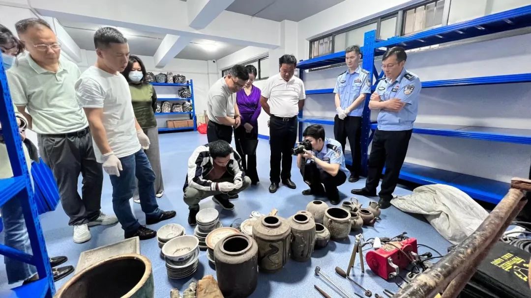 湖北一男子查古籍找到古墓群，在古墓上种庄稼，掩人耳目盗窃文物