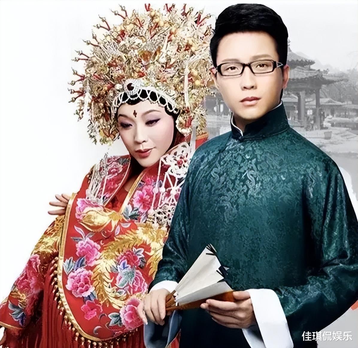 李玉刚病情突发加重,坐上轮椅!自己连步子都迈不开,根本无法直立行走!