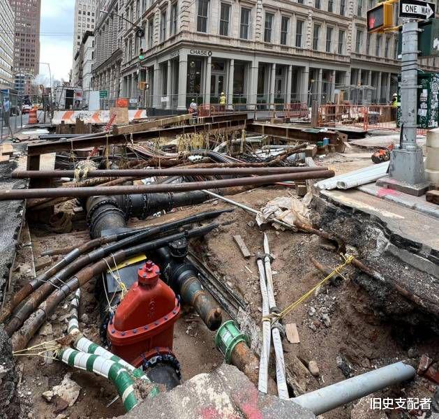 25张图看世界:10万把刀做成震撼雕塑,大自然的完美矿石令人惊叹