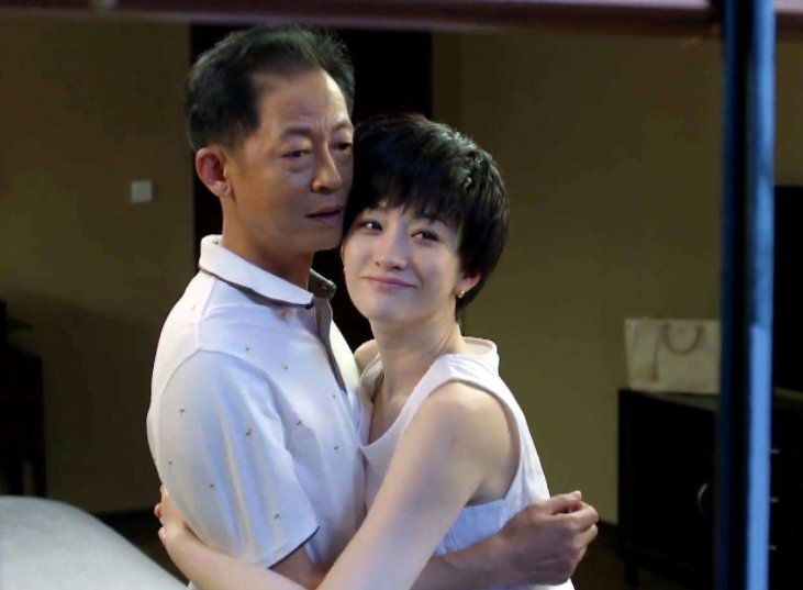 靳东|耗资2.1亿，靳东谍战剧被央视宣传，搭档大满贯视帝，熬夜也要追