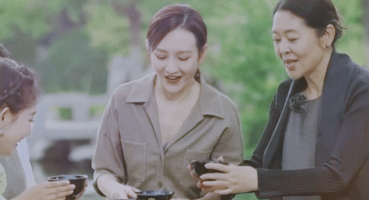 王鸥|王鸥参加《书画里的中国》,一个镜头要火?不gan看