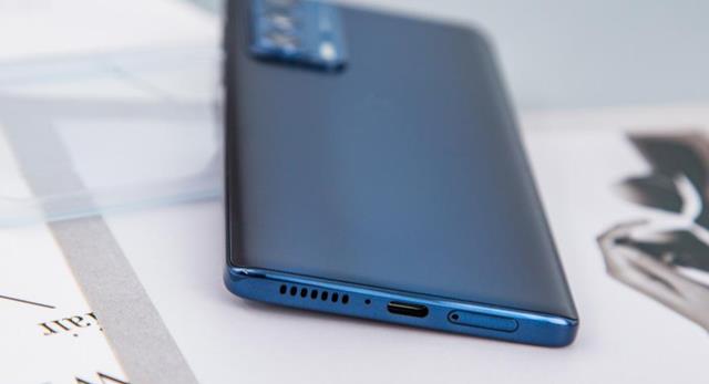 一加科技|直降1500元!1亿像素+12G+256GB,摩托罗拉无奈开启半价清仓模式