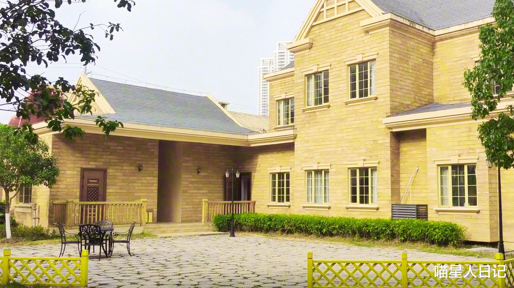 武汉城区青菱河边有座欧式小镇,建满异域风情建筑,街拍好地方