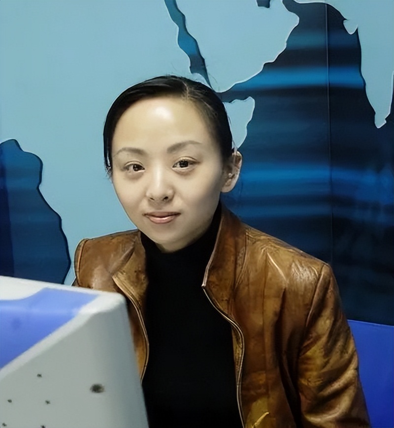 邰丽华|两次拒绝富商,27岁下嫁理工男,“千手观音”邰丽华找到幸福了吗