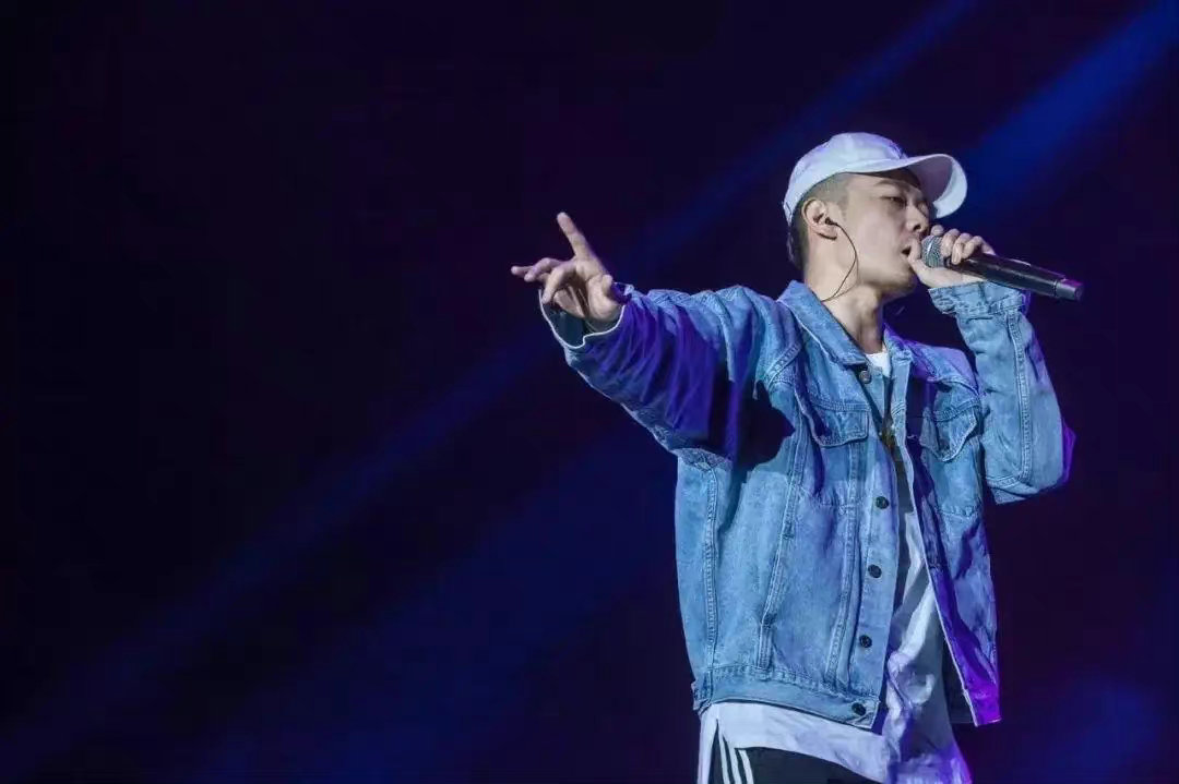 杨和苏|本人公开回应！制作人老道开火MAI搞说唱培训，引发制作人战争？