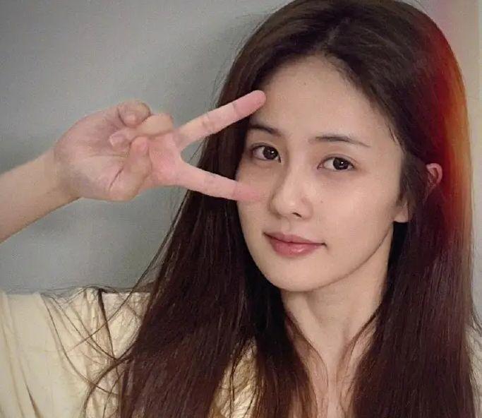 白梦妍|演员白鹿被曝新恋情,多次逗留张凌赫家中,双方疑似因戏生情