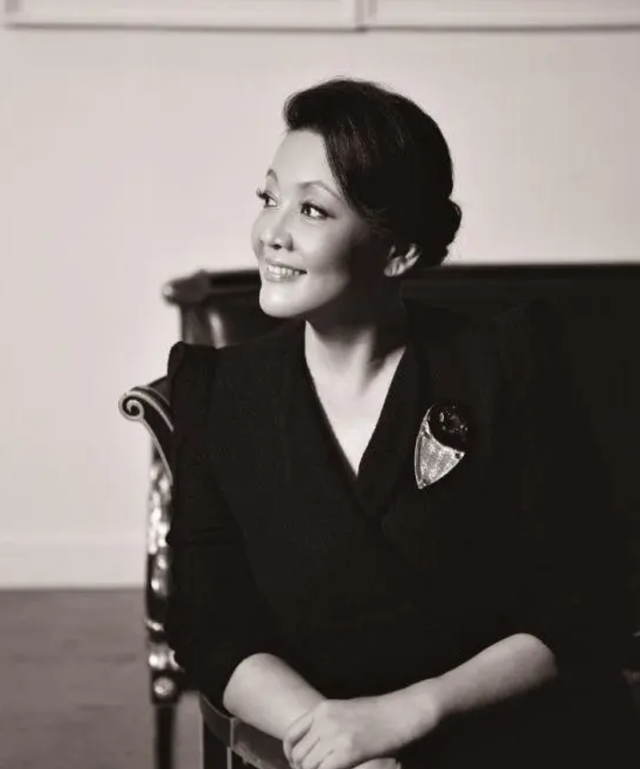 张兰|张兰、大S的“舆论争夺战”和“流量之战”,大S输在哪?