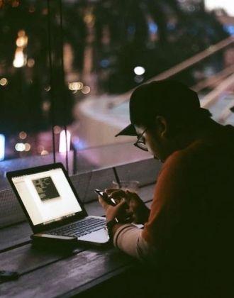 乌托邦|寒冬下,硅谷走向“硬核”和“996”