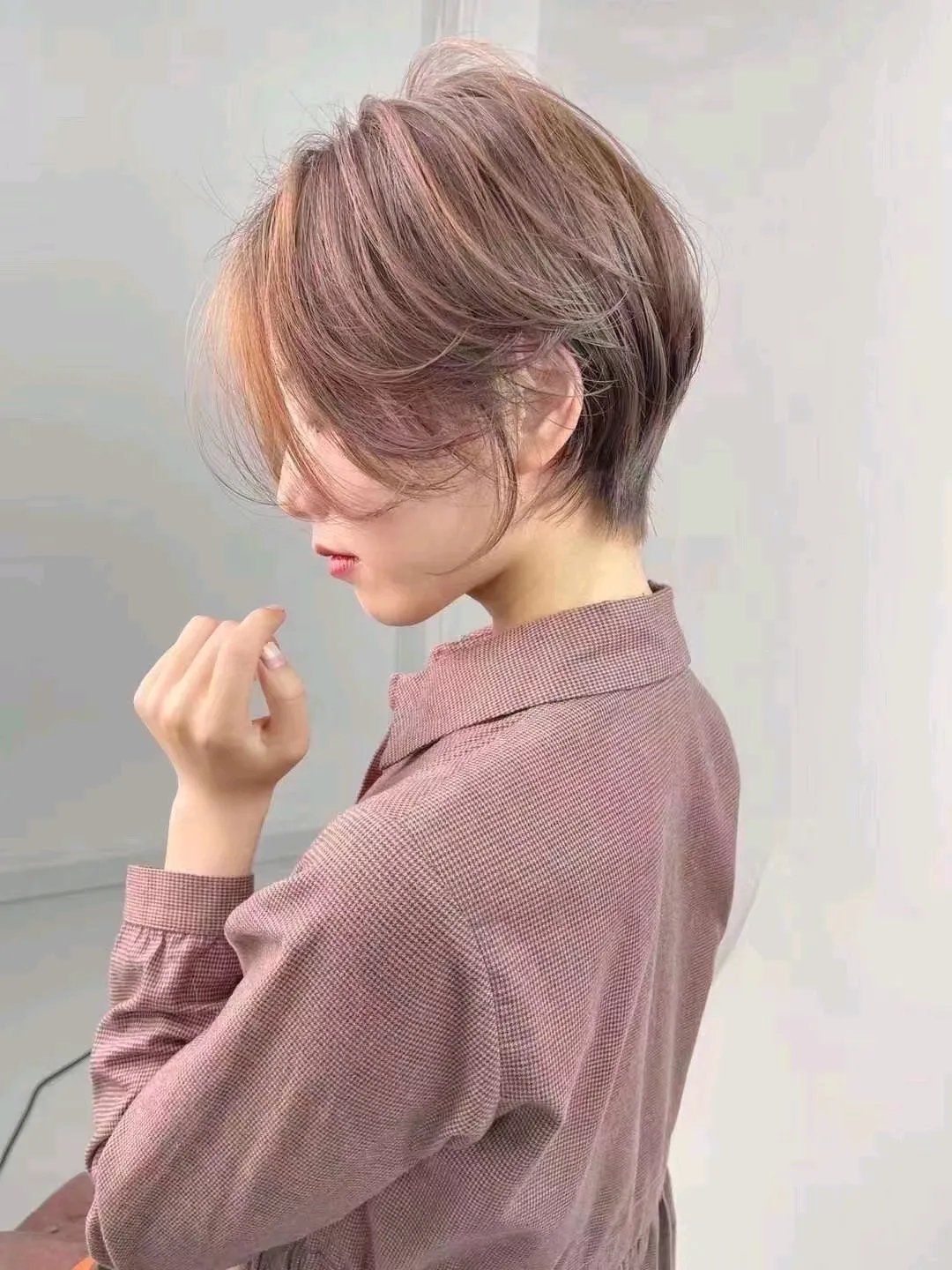 发型 这才是当下最火的发型，利落个性很有特色，剪完就是美