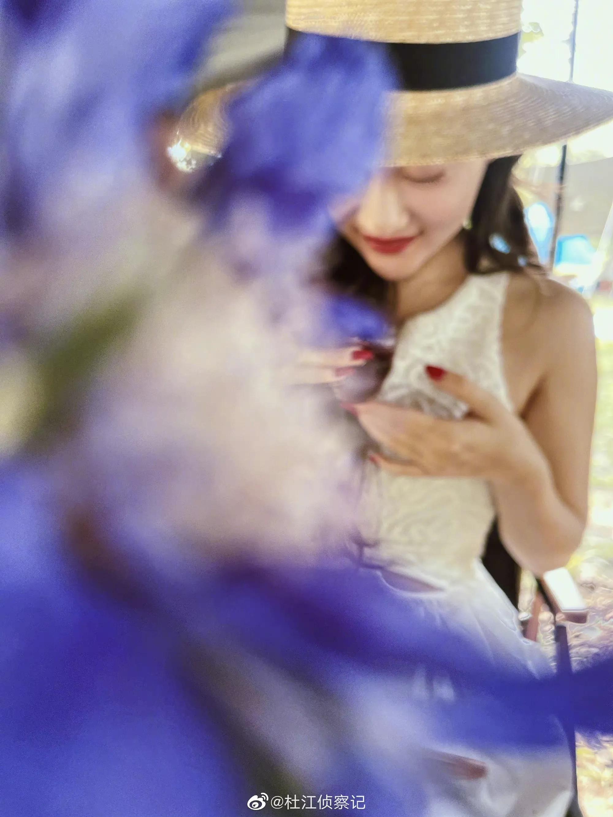 霍思燕|杜江晒出游照,霍思燕一颦一笑超美,8岁嗯哼一脸正经模样超帅