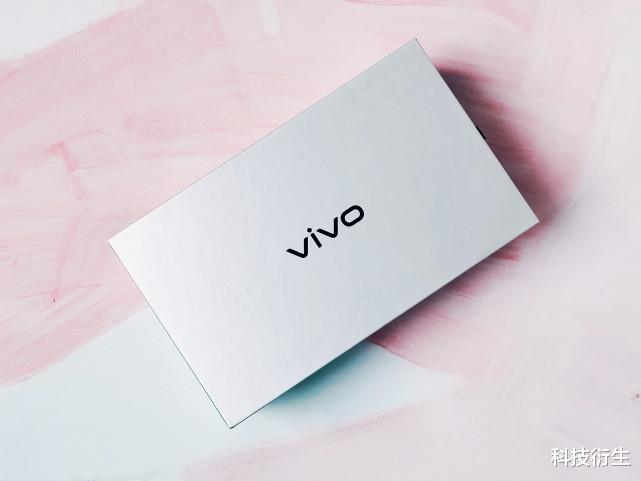 折叠屏|vivo二款新机曝光：首款折叠屏、取消升降屏，望春季发布