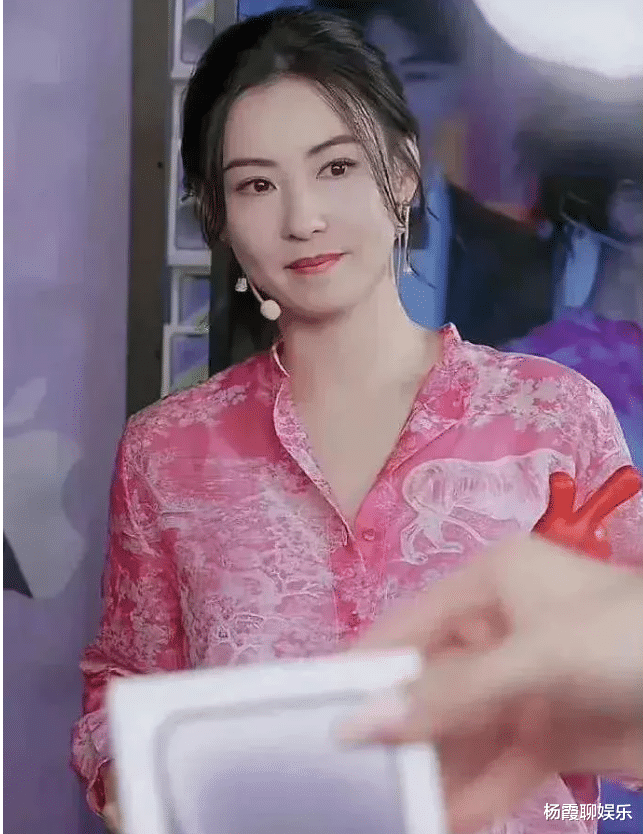 张柏芝|张柏芝带货首秀，11小时卖1个亿，感慨道：我终于做了1个亿的生意了