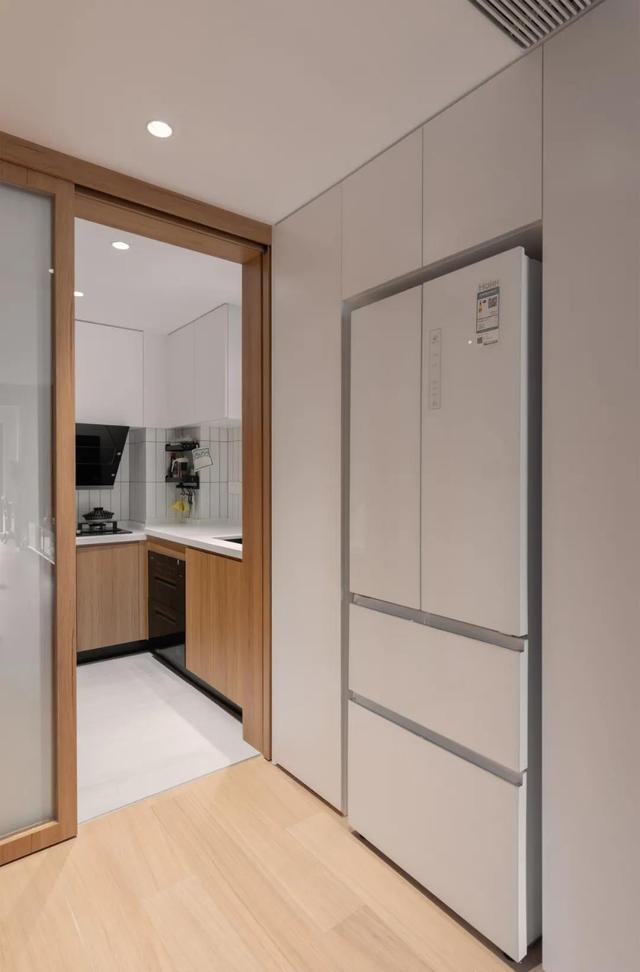 ?小户型进屋就是厅?学她家做“三面式玄关柜”,颜值高又实用!