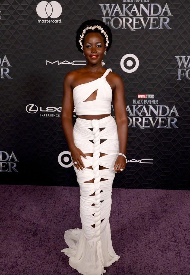 蕾哈娜|《黑豹2》世界首映礼众主演集体亮相蕾哈娜等名人到场支持