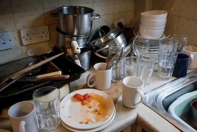 看过无数“有钱人的家”,我窥见贫穷家庭的4个通病,个个扎心