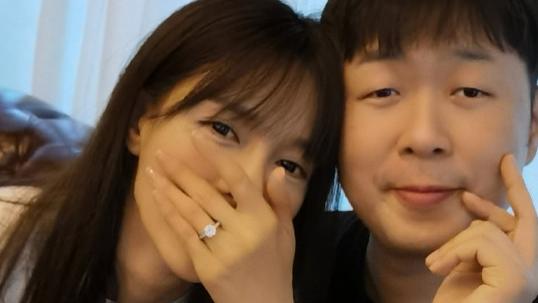 沈梦辰|与沈梦辰被传婚变，杜海涛浏览老婆超话撒糖，半个月前还一起过节