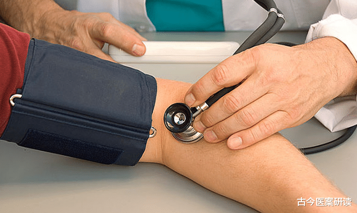 医生|血压高的人不能吃海带?医生提醒:若想血压稳定,这3家常菜要远离