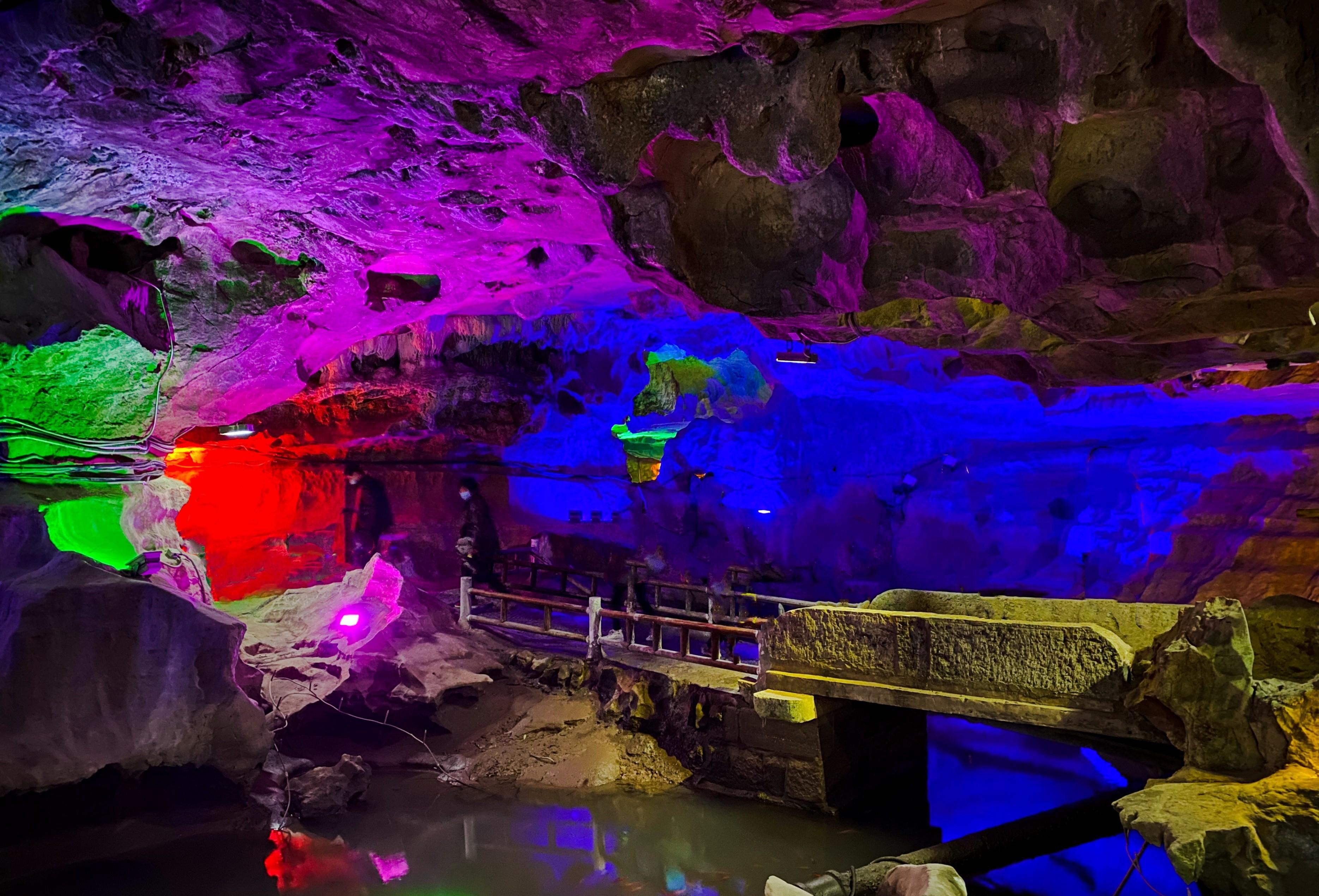 毕节|苏州避暑胜地,藏于太湖的亿年地下溶洞,洞内清淤挖出很多宝贝